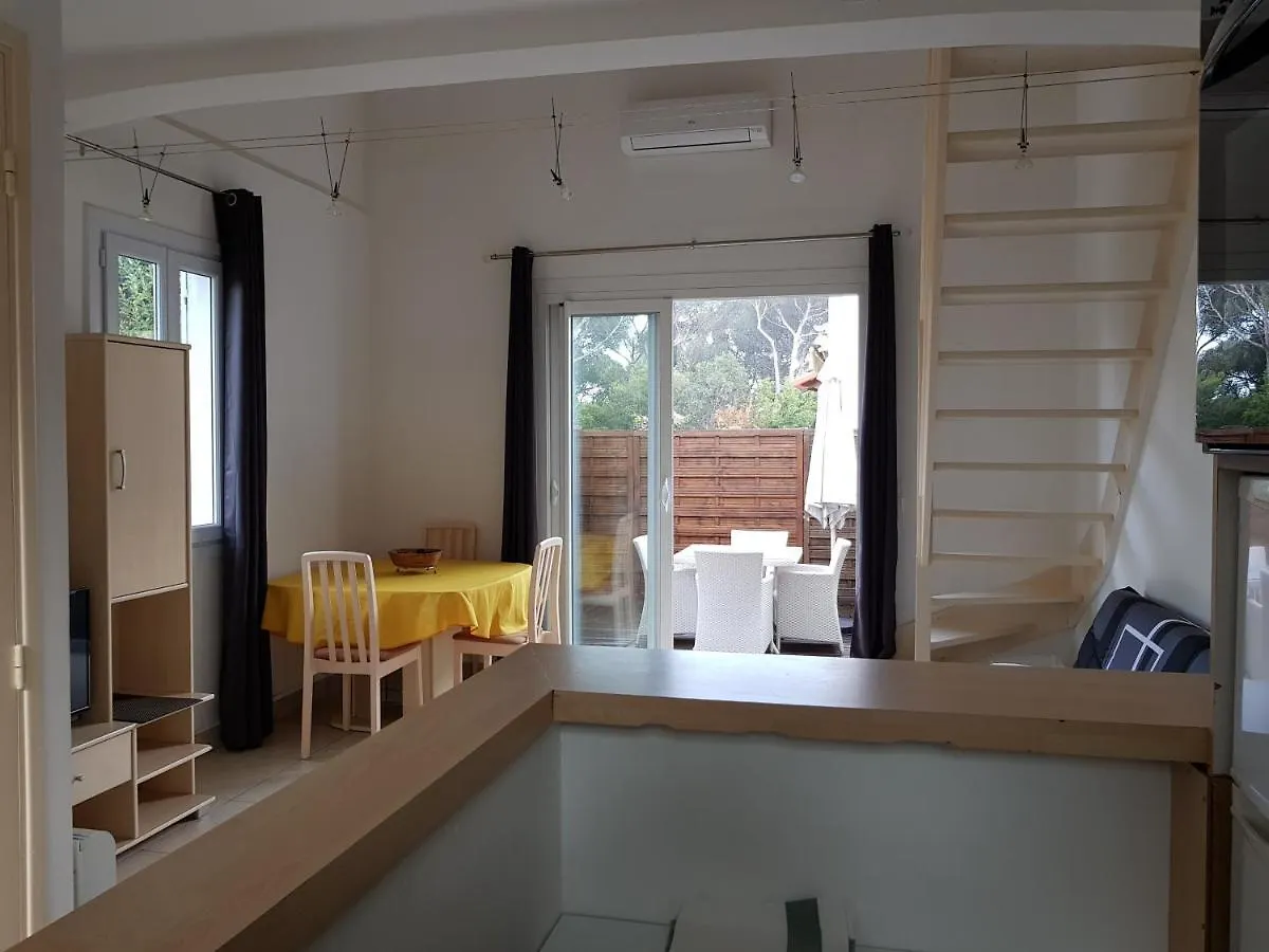 Residence Le Clos D'Azur Frejus 0*,